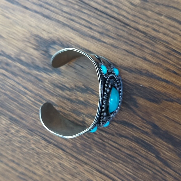 7.5 inch blue and silver colored Boho bracelet - Picture 2 of 3